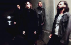 Lowlives veröffentlichen Debüt-Album "Freaking Out"